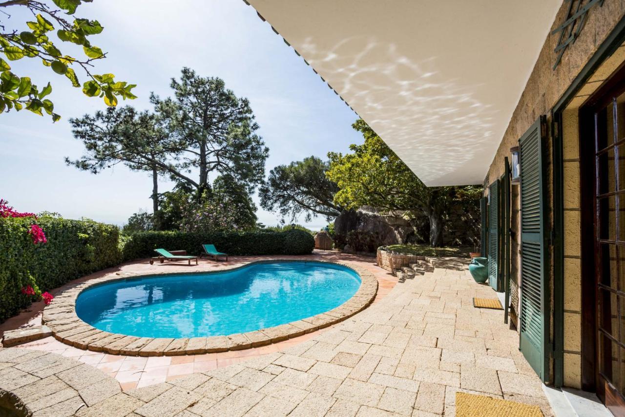 Villa Entre Rochas Pool House By Cadenzalux Cascais